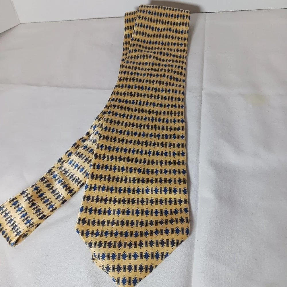 Stafford 100% Silk Woven‎ Geometric Pointed Tie Gold/Blue/Black Men One Size